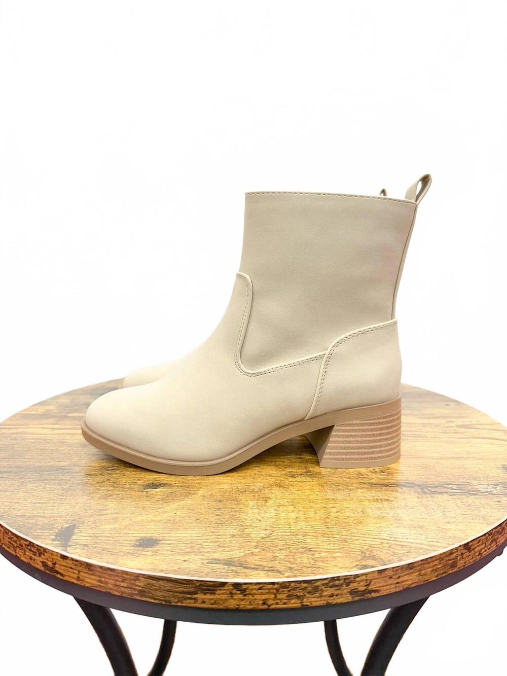 NEW SODA women's kendra heeled bootie in beige